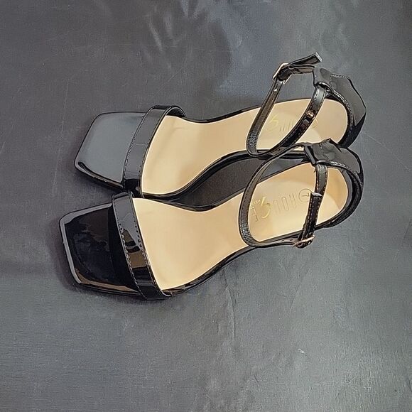 BRAND NEW ROUGE HELUIM SQUARE TOE ADJUSTABLE ANKLE AND ONE BAND STRAP SANDAL - Picture 8 of 16